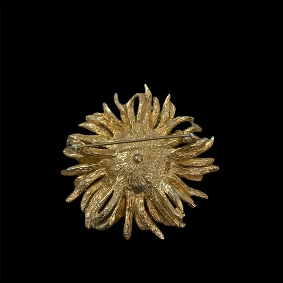 2” Vintage Castlecliff Sun Flower Brooch Mid Century‎ Gold Tone Floral Pin - Picture 2 of 2